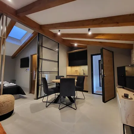 2385 Apartment *