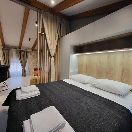 Apartment 2385 *